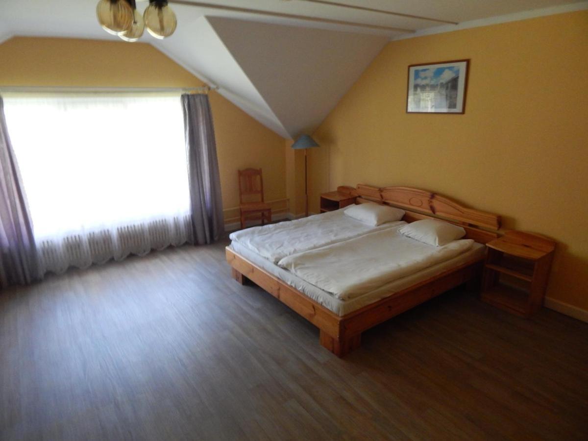 Motel Brencis Иецава Экстерьер фото