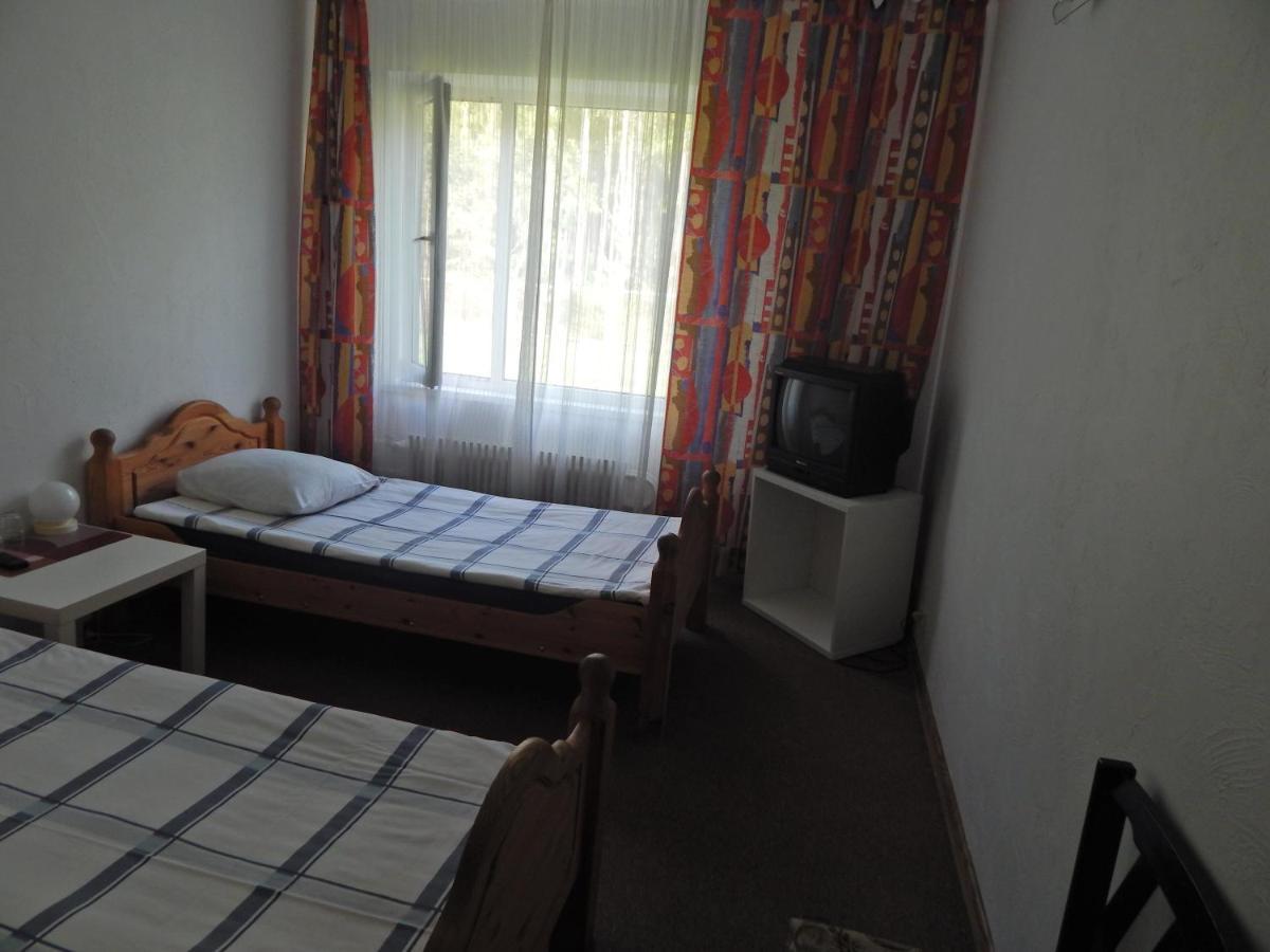 Motel Brencis Иецава Экстерьер фото